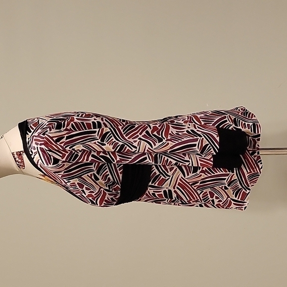 HEART Soul printed vneck top. Size M.  Silky smooth material. Nice design. - Picture 2 of 7